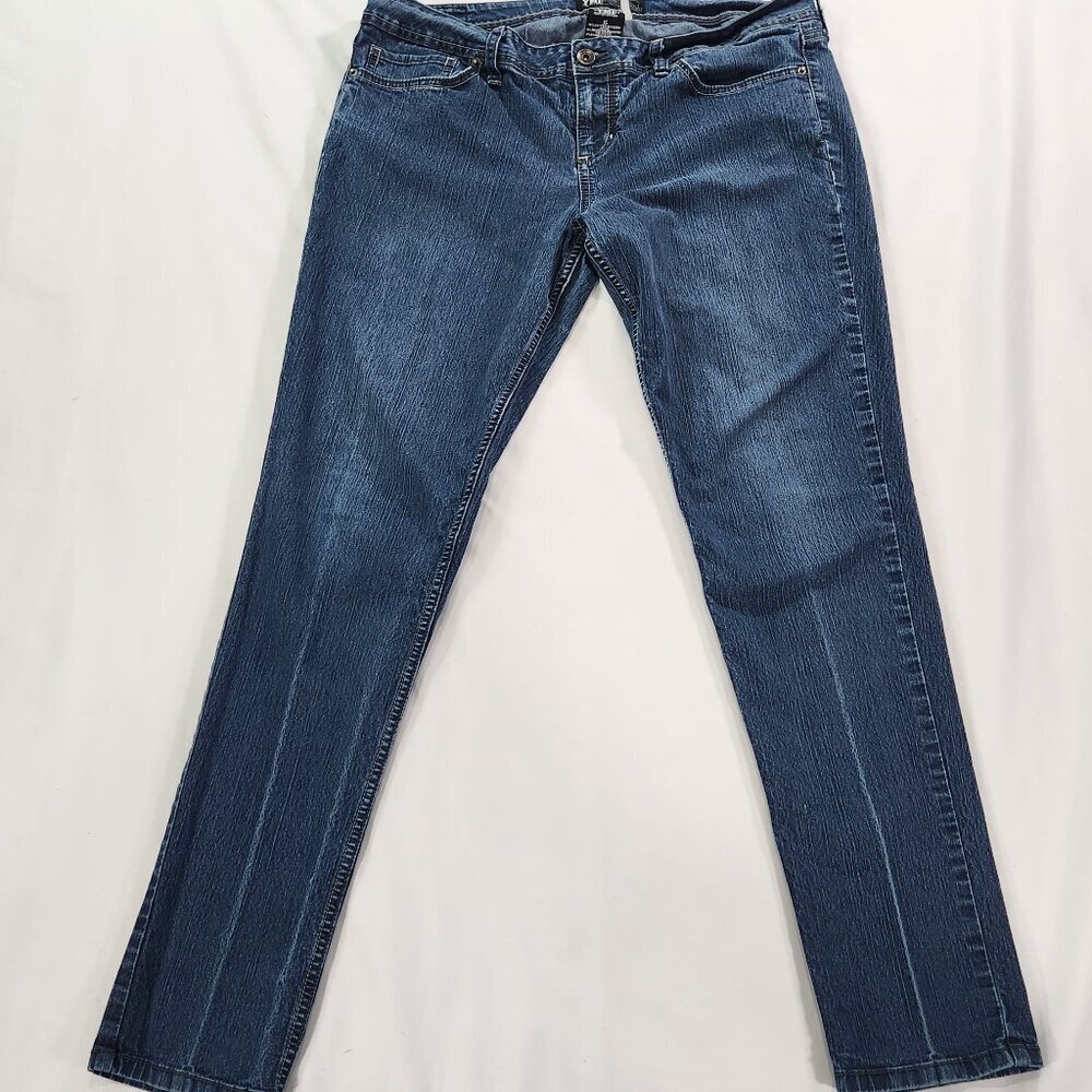 YMI  Junior's Jeans Size 15  Lot C